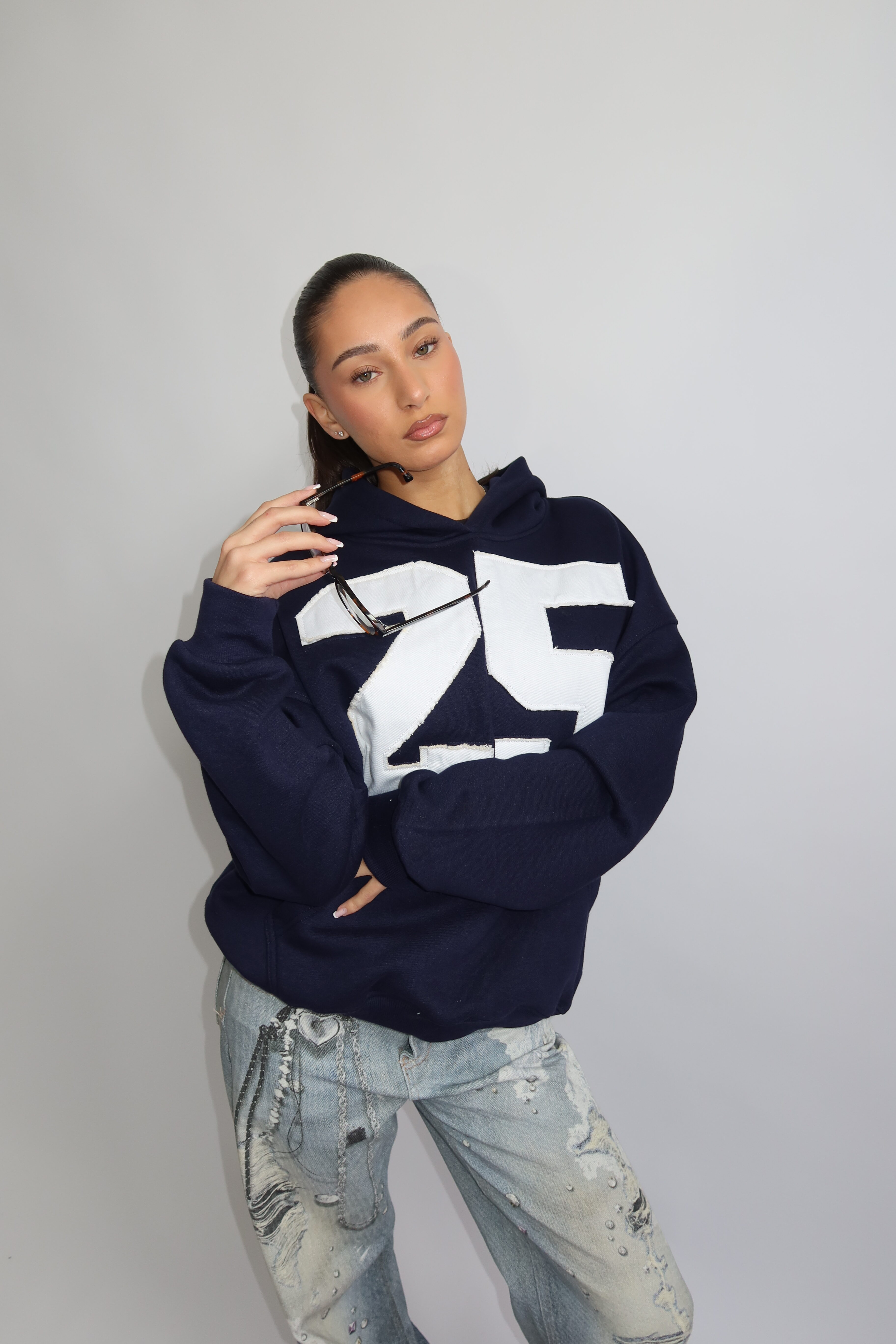 AW25 - PRIORITY ICONIC 25 HOODIE - NAVY