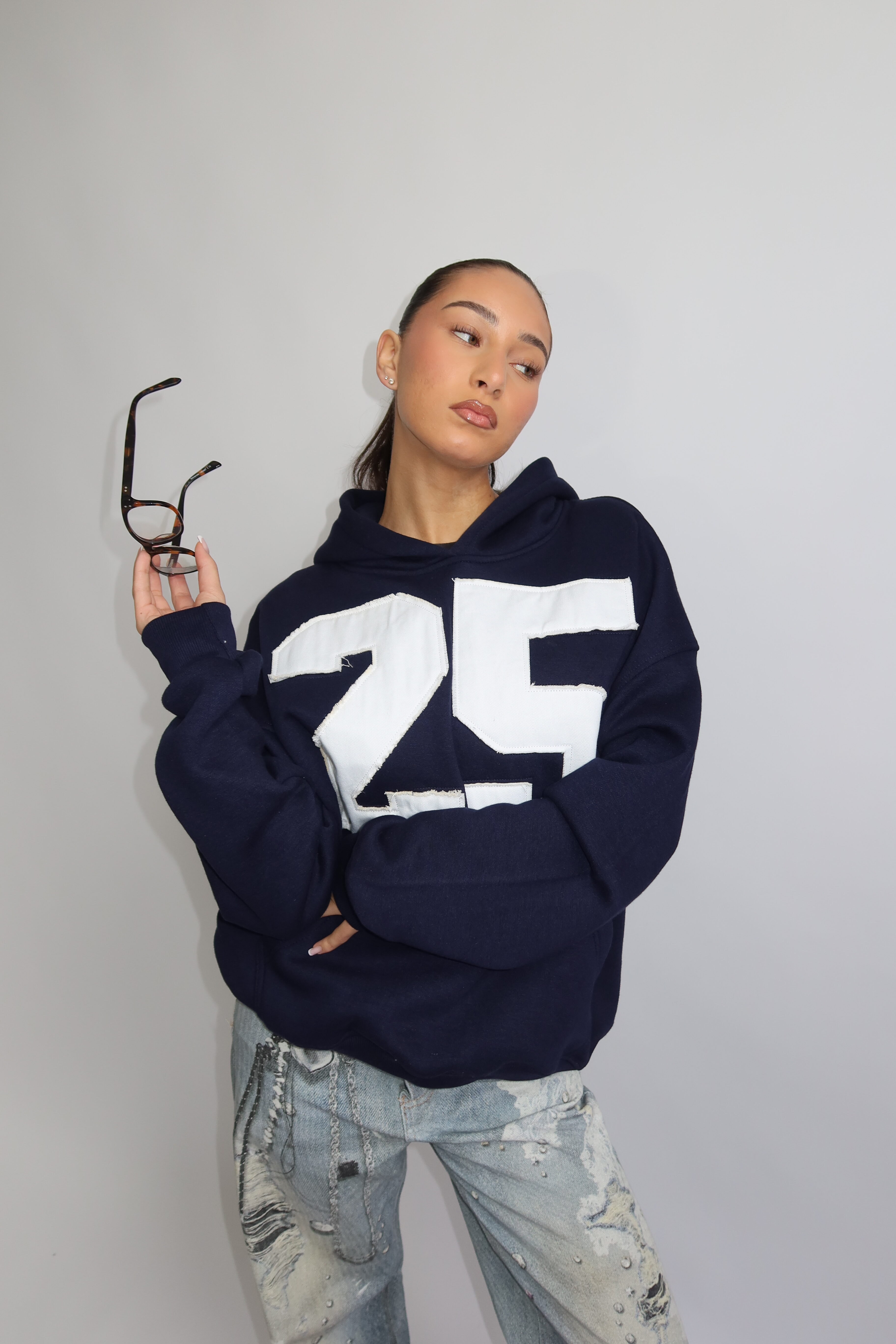 AW25 - PRIORITY ICONIC 25 HOODIE - NAVY - Image 7