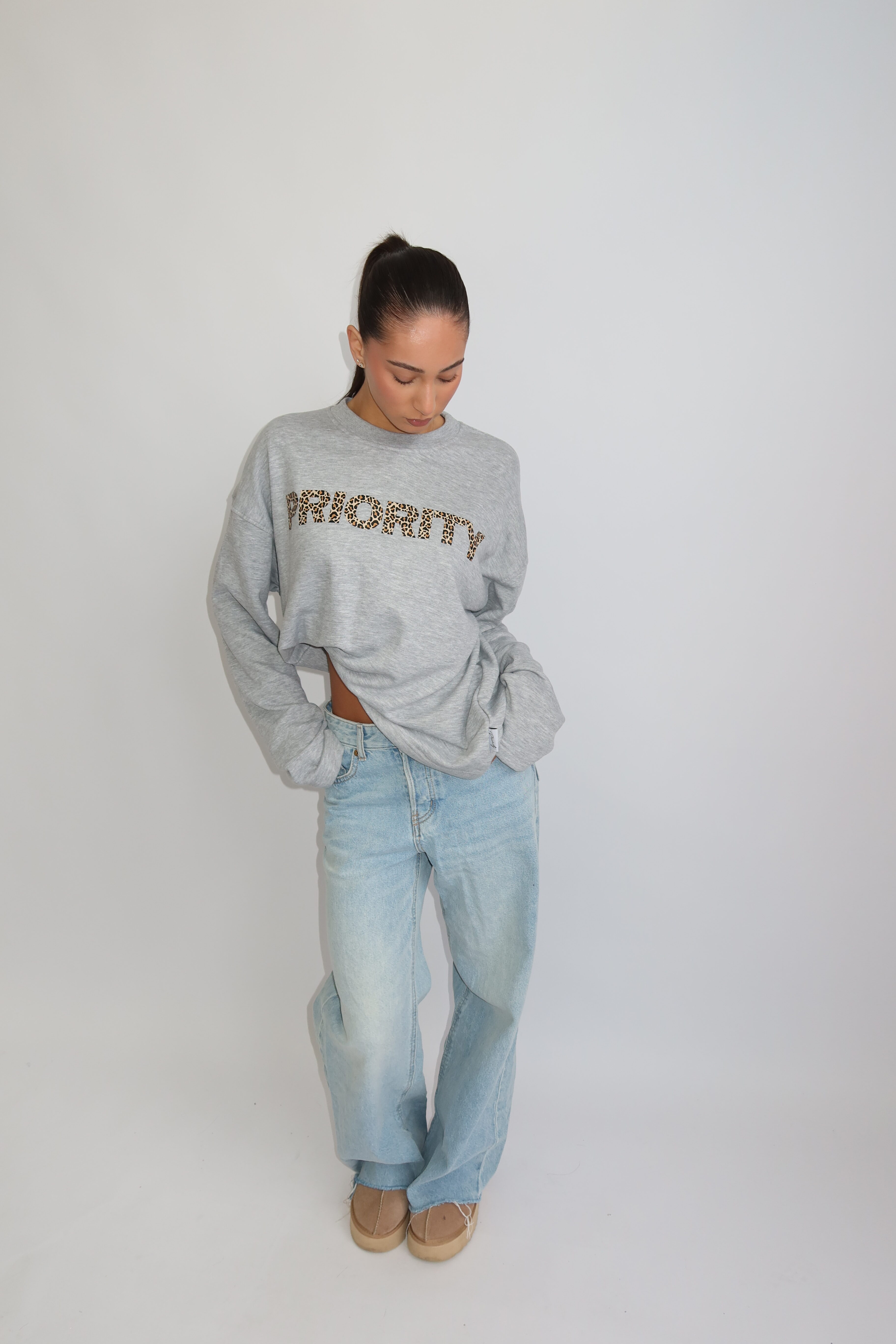 AW25 - PRIORITY LEOPARD PRINT LONGSLEEVE - MARL GRAY - Image 9