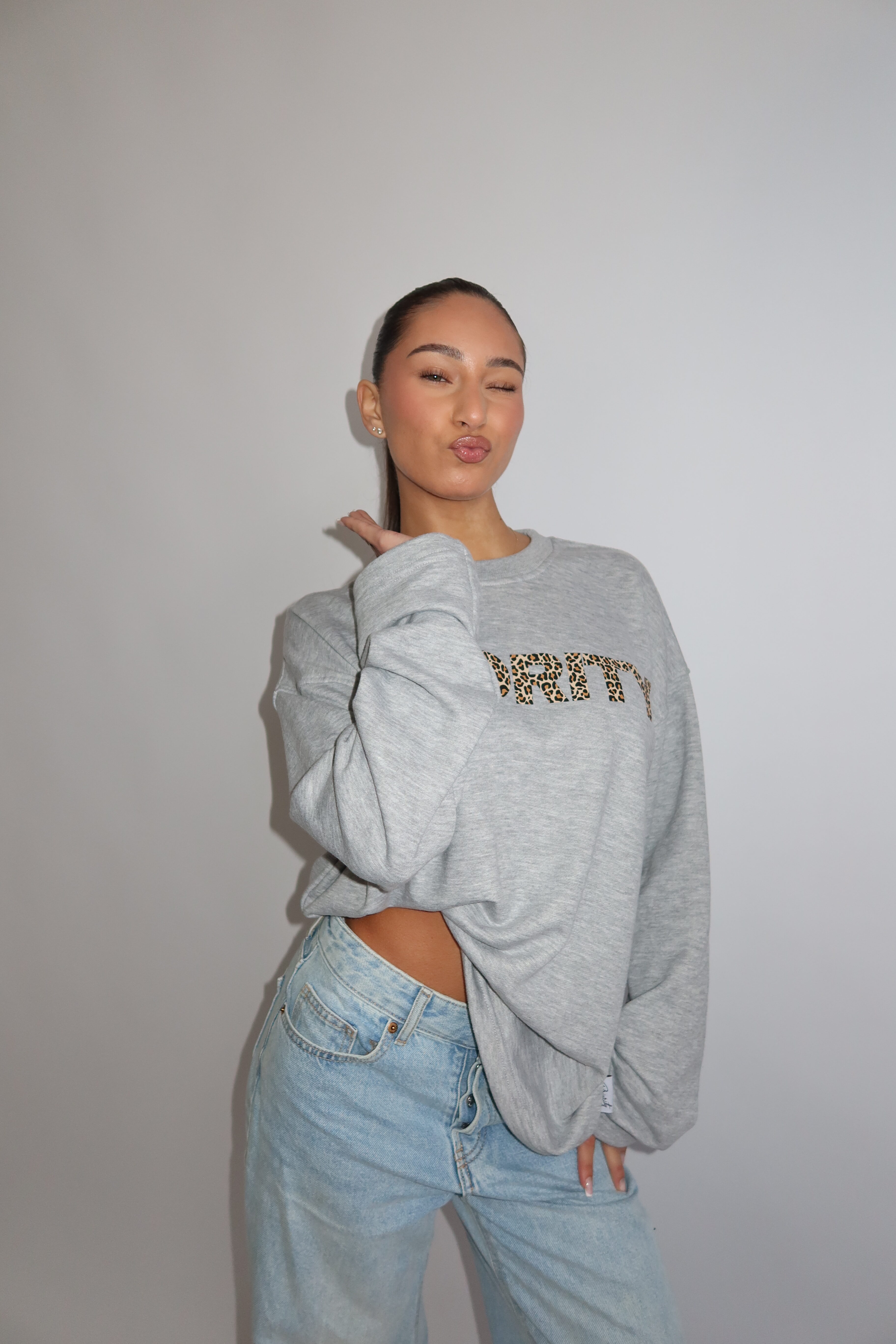 AW25 - PRIORITY LEOPARD PRINT LONGSLEEVE - MARL GRAY - Image 5