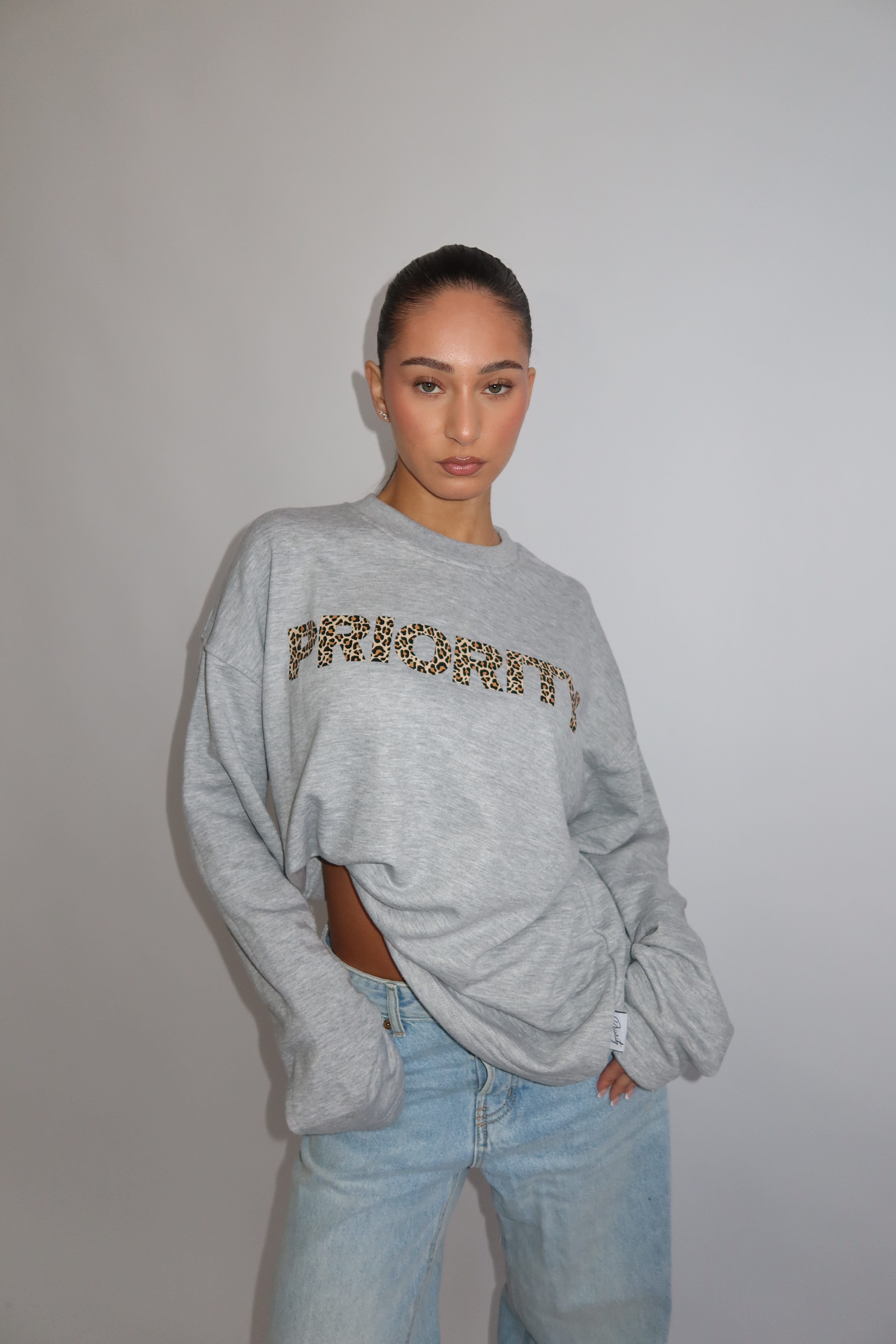 AW25 - PRIORITY LEOPARD PRINT LONGSLEEVE - MARL GRAY - Image 3